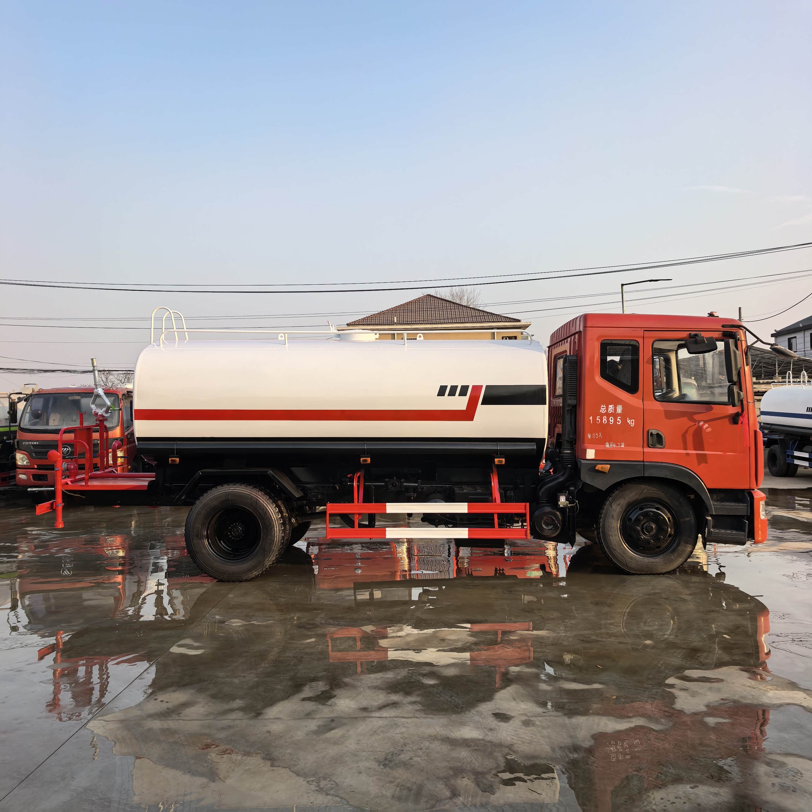 二手12立方灑水車轉(zhuǎn)讓，性能出色助您高效降塵灑水